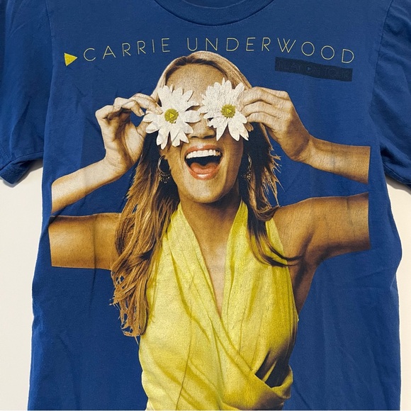 Carrie Underwood Tour Tee Shirt - Picture 4 of 14